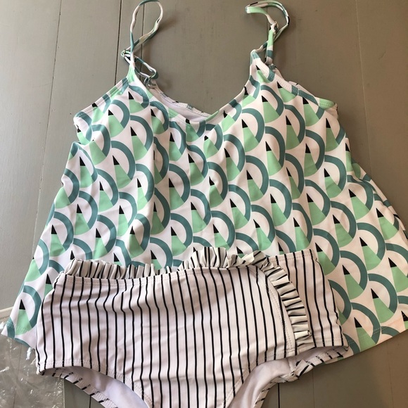 NWOT swing top and ruffle bottom tankini/bikini - Picture 2 of 13